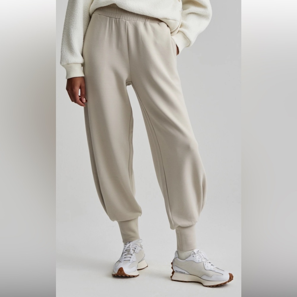Varley Allen sweat pants, size S as pictured